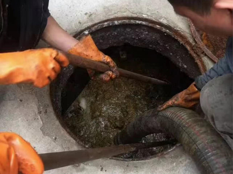 永新清理化粪池时如何避免沼气的危害?